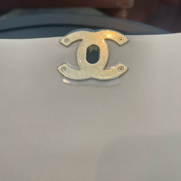 *SOLD* NIB w/Tags, Chanel Medium 19 Shoulder Bag - Picture 7 of 7